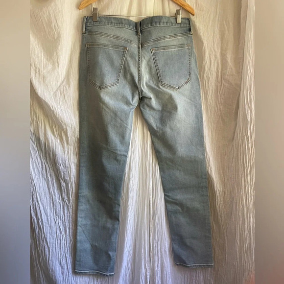 >70%OFF❣️Banana Republic Light Wash Jeans, 34, *Fashion Show Stock* Like NEW - Picture 10 of 13